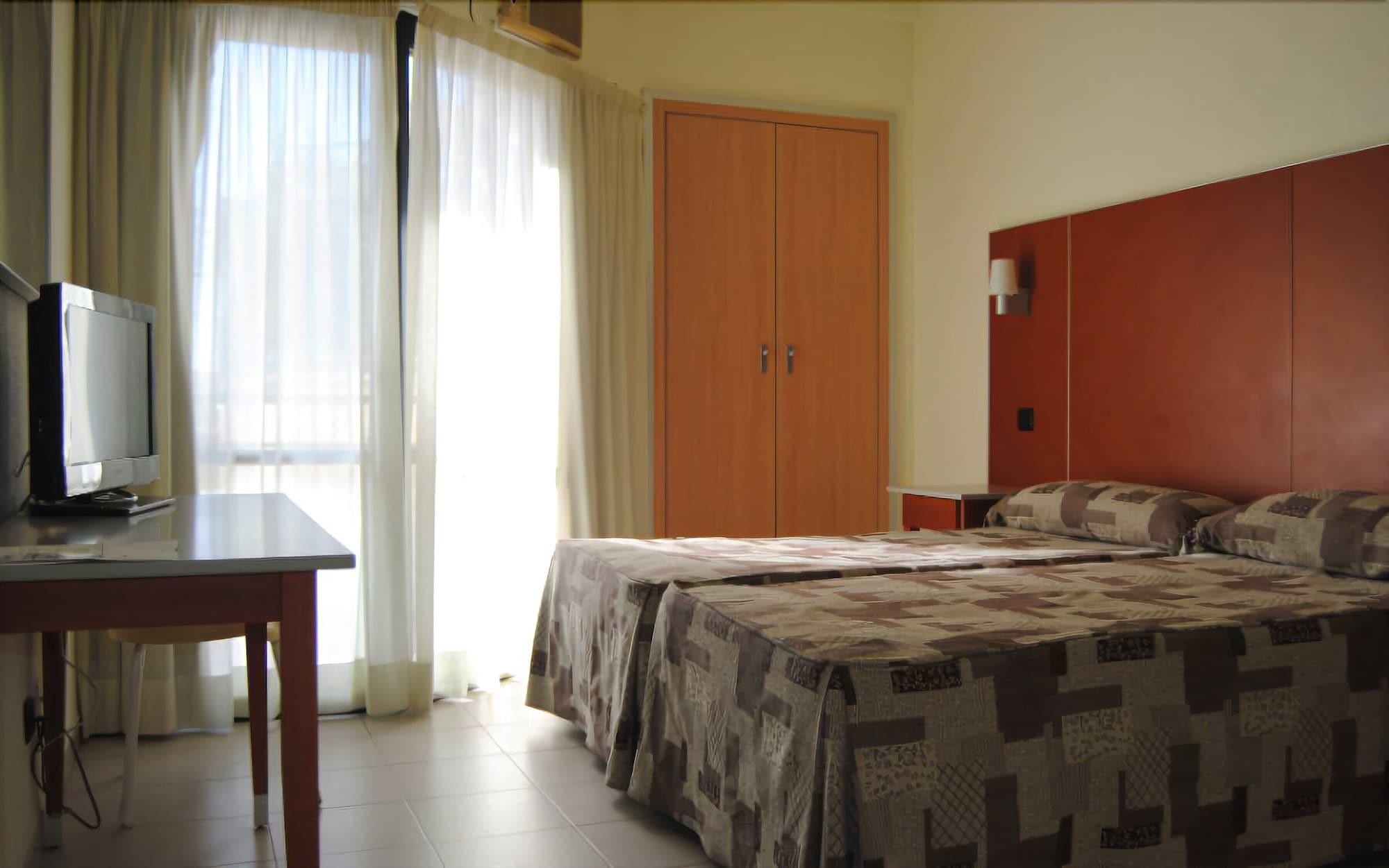 Hotel Oasis Plaza Бенидорм Экстерьер фото