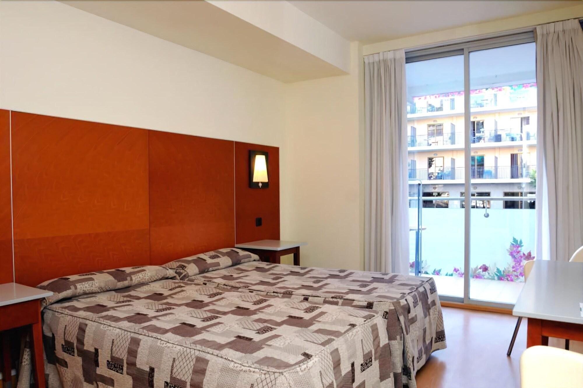 Hotel Oasis Plaza Бенидорм Экстерьер фото