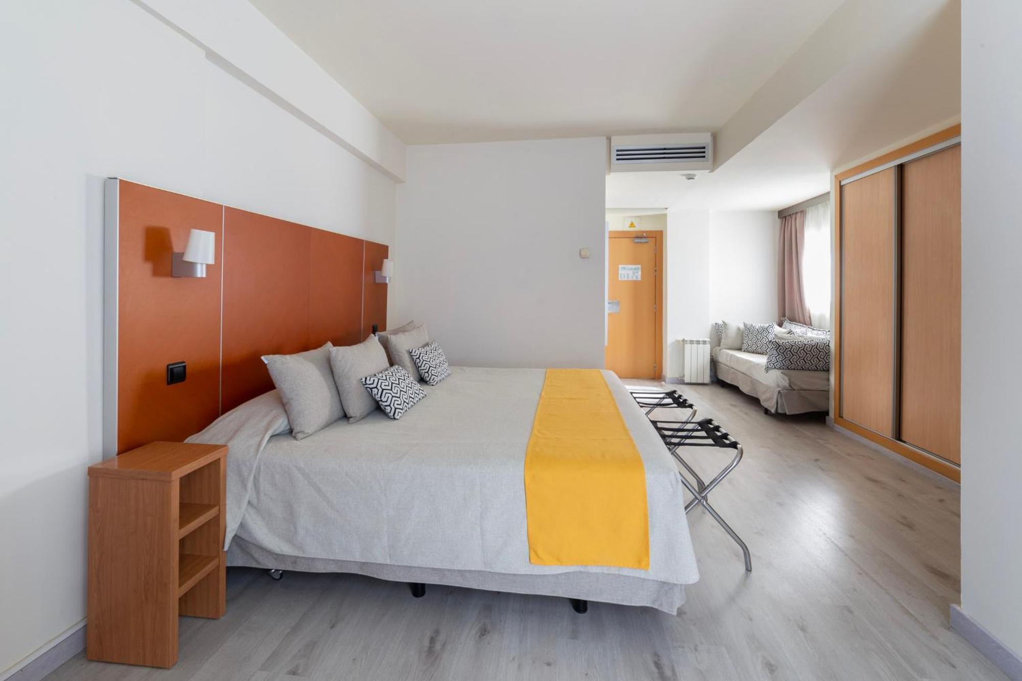 Hotel Oasis Plaza Бенидорм Экстерьер фото