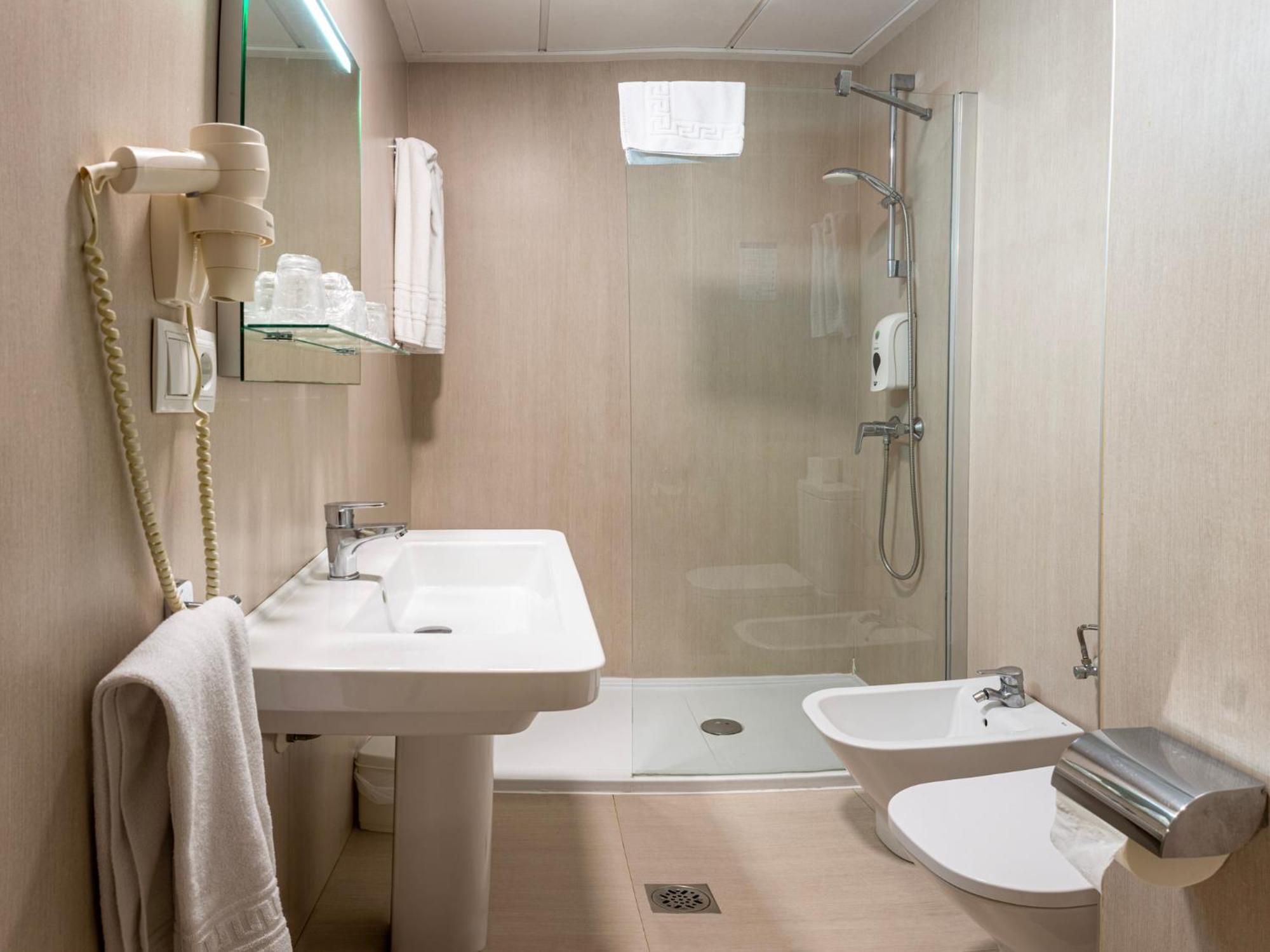 Hotel Oasis Plaza Бенидорм Экстерьер фото