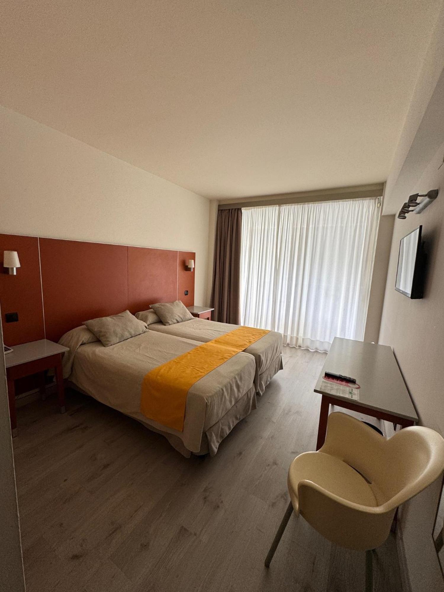 Hotel Oasis Plaza Бенидорм Экстерьер фото