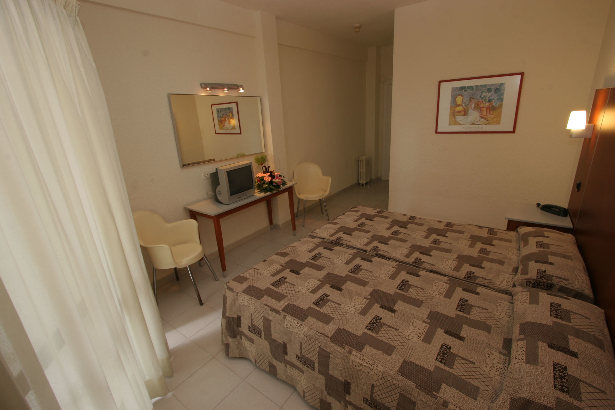Hotel Oasis Plaza Бенидорм Экстерьер фото