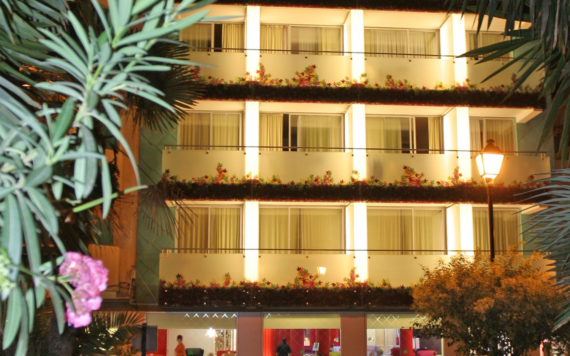 Hotel Oasis Plaza Бенидорм Экстерьер фото
