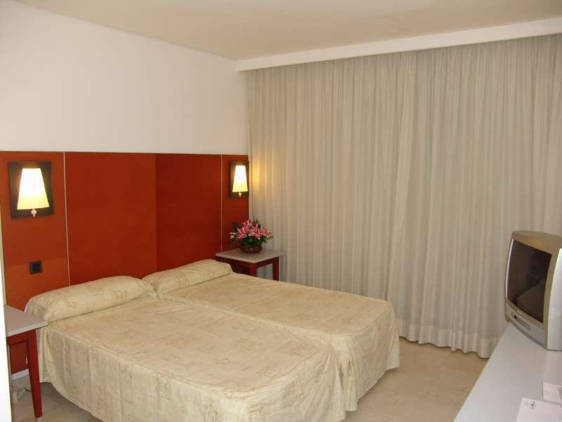 Hotel Oasis Plaza Бенидорм Экстерьер фото